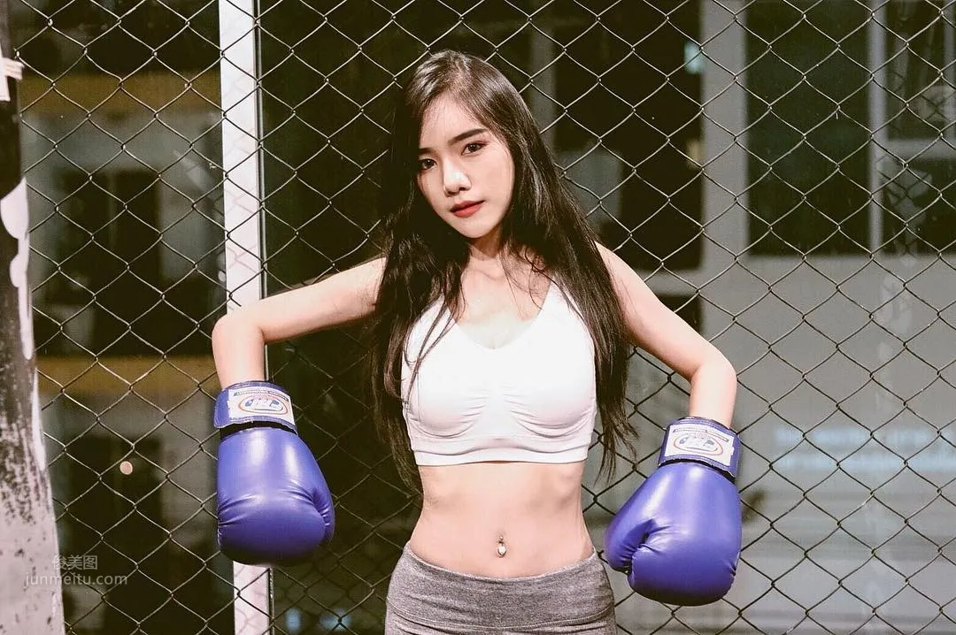 Waralee Kuanpradit - Authentic Thai Girl photo 5