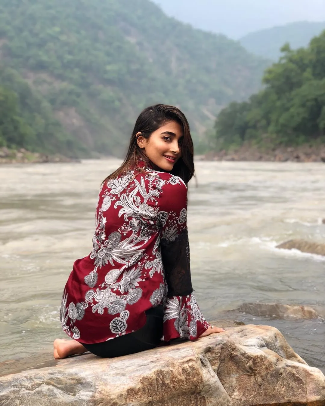 Pooja Hegde - Indian Beauty with Good Looks and Charm photo 21