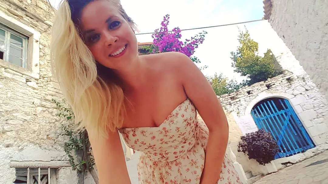 Valeriya Asmr, Girl Who Likes to Play with Milk photo 14