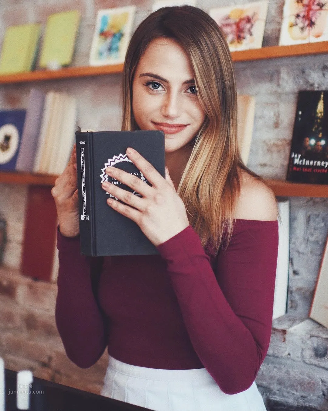 Charlotte McKee, Girlfriend-Type Beauty Tugs at Your Heartstrings photo 25