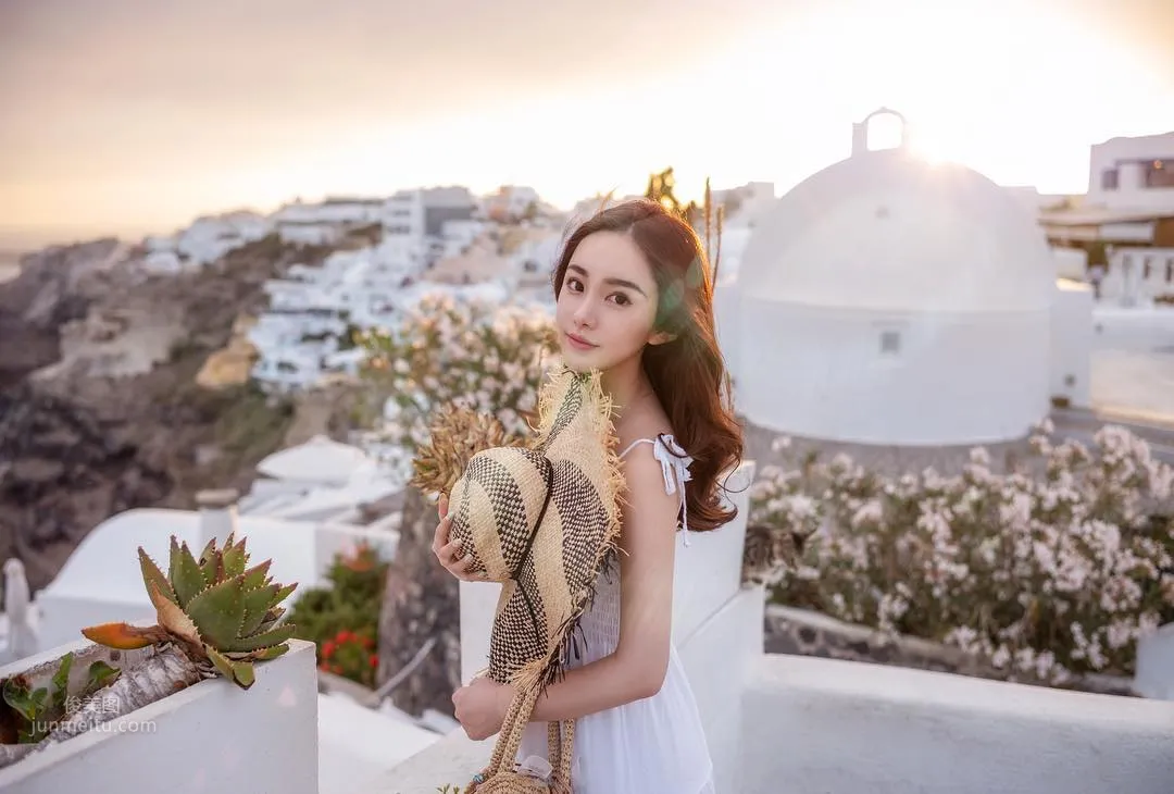 Big-Bust Version of Angela Baby Xiao Qingwa Jumps Into Your Heart photo 9