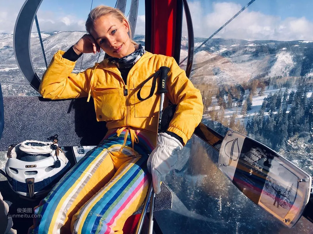 Bella Oelmann - Near Perfect Figure Makes People Feel Wicked photo 24
