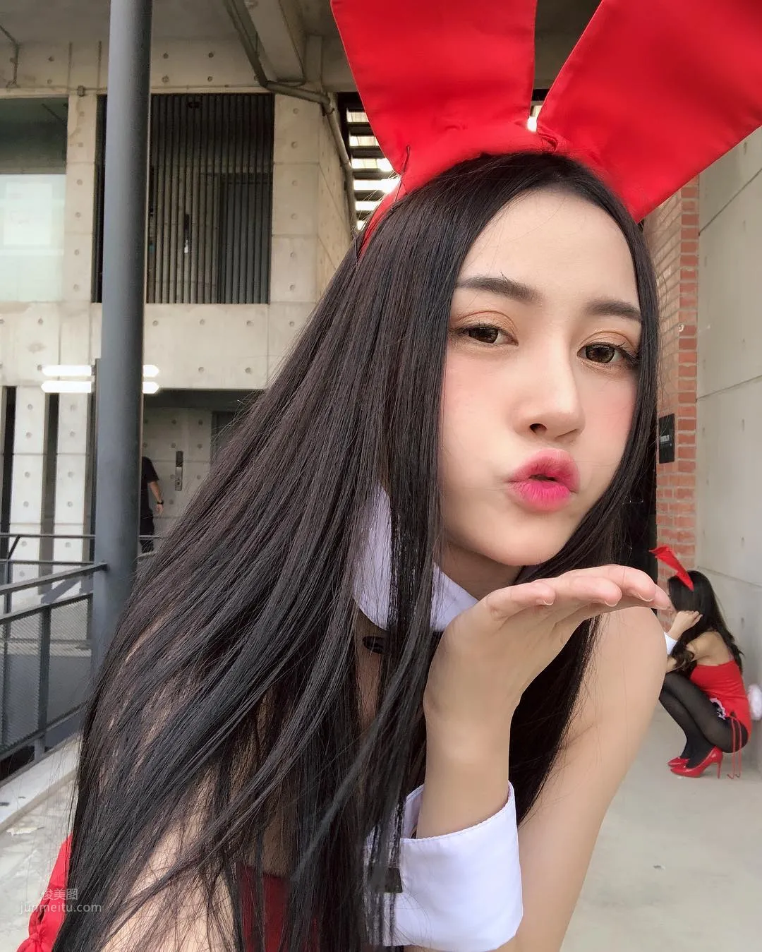 Bunny Donut - Thai Beauty Bunny Unleashes Her Big Strip Tease Move photo 4