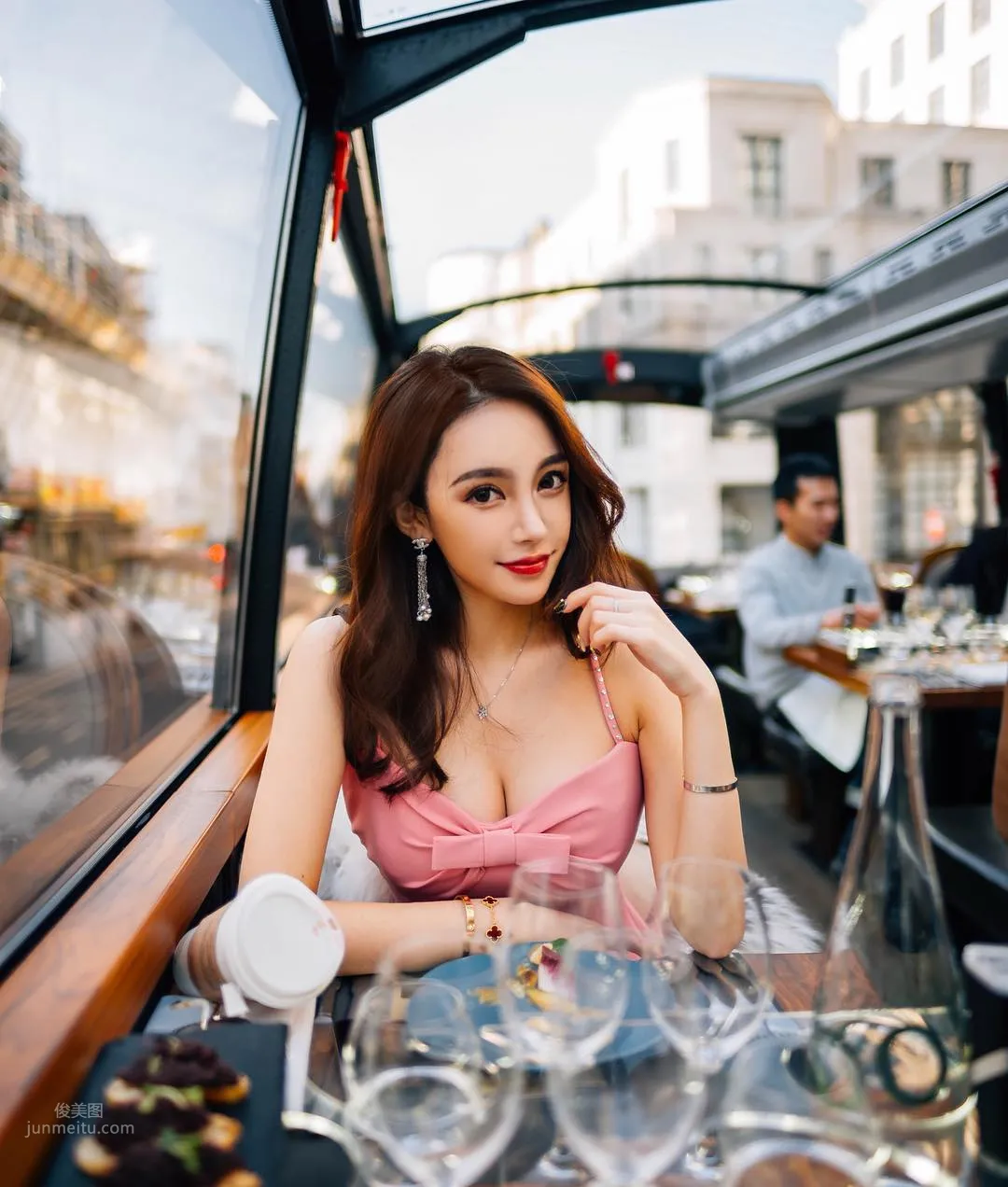 Big-Bust Version of Angela Baby Xiao Qingwa Jumps Into Your Heart photo 13