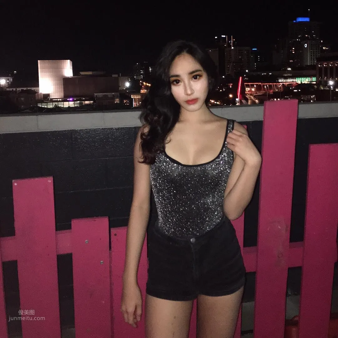 Wu Minli Frees Her Great Figure, Hot Curves Are Intoxicating photo 29