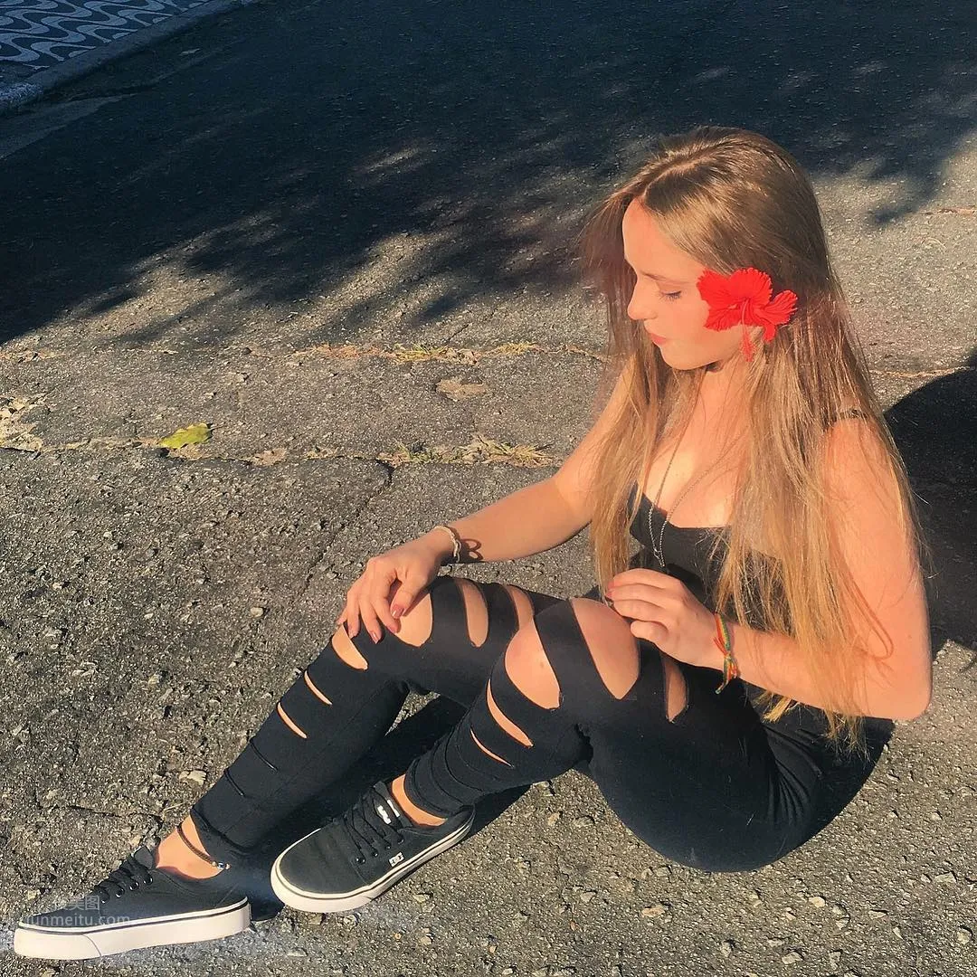18岁巴西妹子Raphaella Bonaldi Sobral美照_9