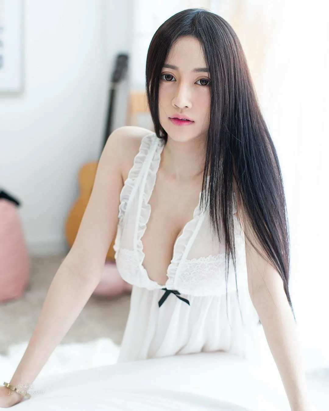 Bunny Donut - Thai Beauty Bunny Unleashes Her Big Strip Tease Move photo 80