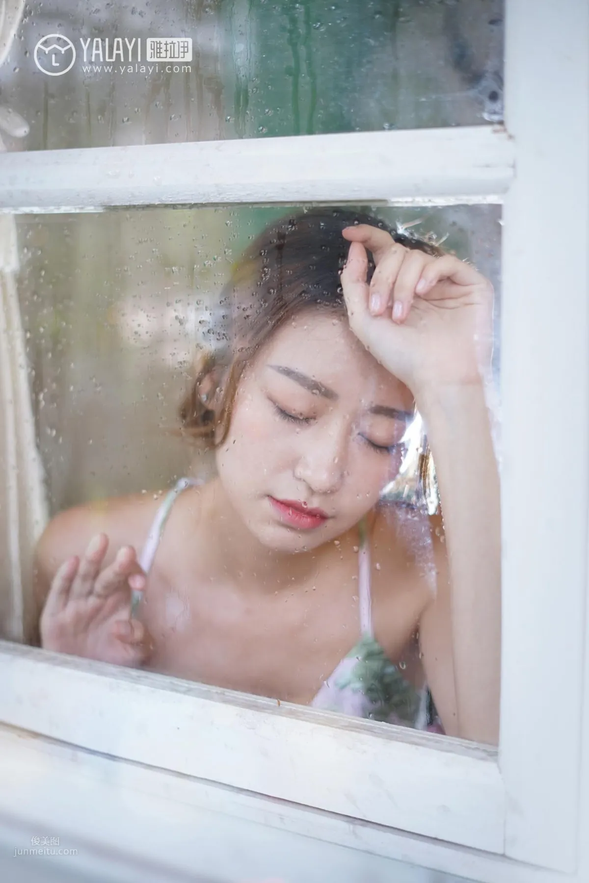[YALAYI雅拉伊] 2018.07.30 No.035 下雨天你在思念誰 飾媛 25