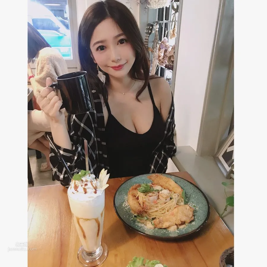 Sweet Homebody Girl Yang Jier, Usually Stays Home and Takes Selfies photo 23