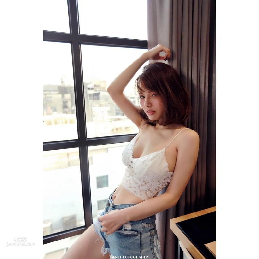 古榕榕- 中俄混血美模「奶爆青筋」辣到發火 6