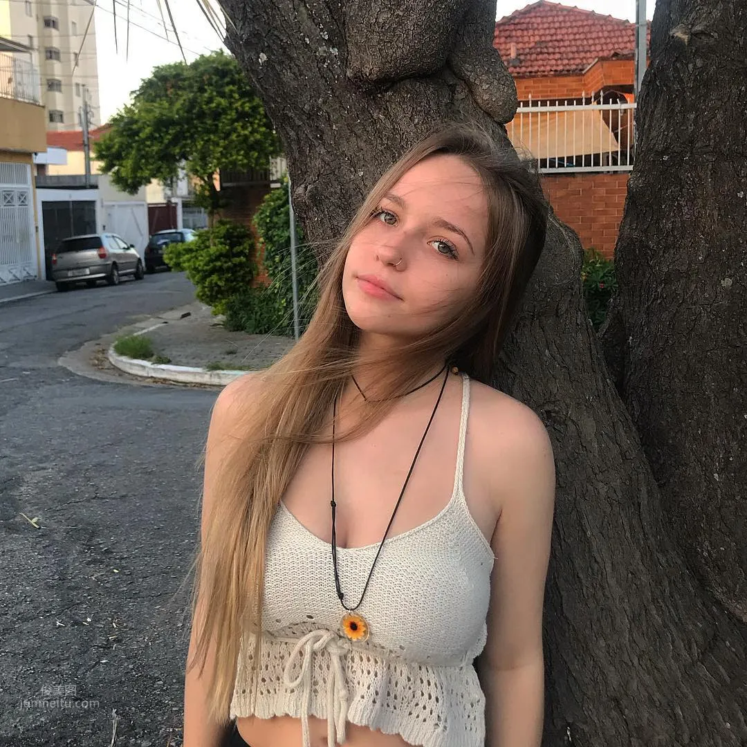18-Year-Old Brazilian Girl Raphaella Bonaldi Sobral Beautiful Photos photo 30
