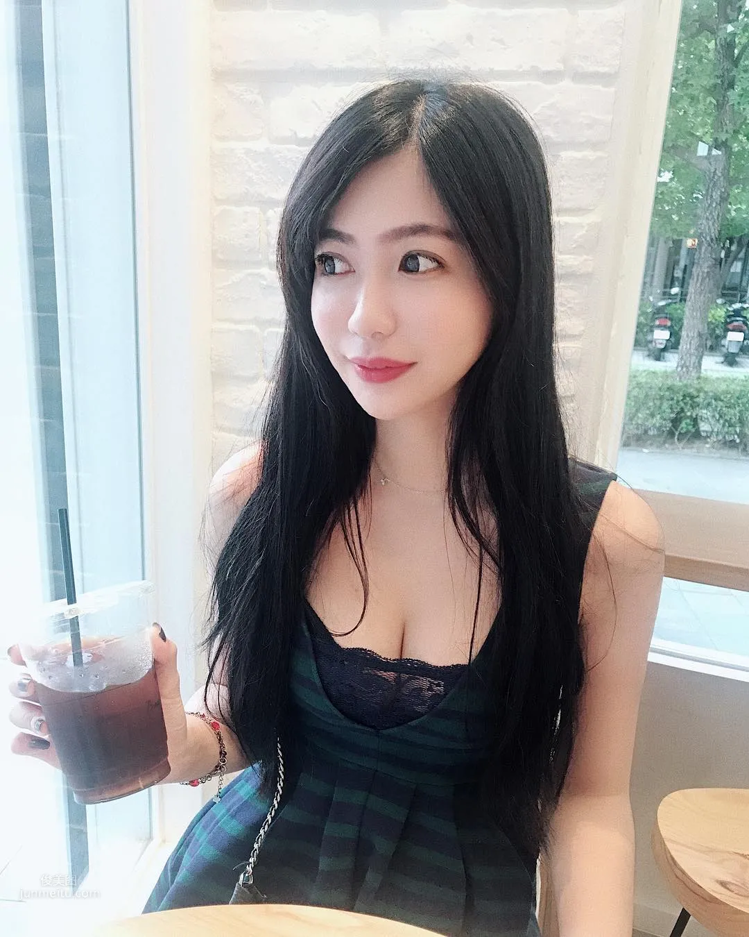 甜美小宅女杨吉儿 平常不出门在家自拍_0