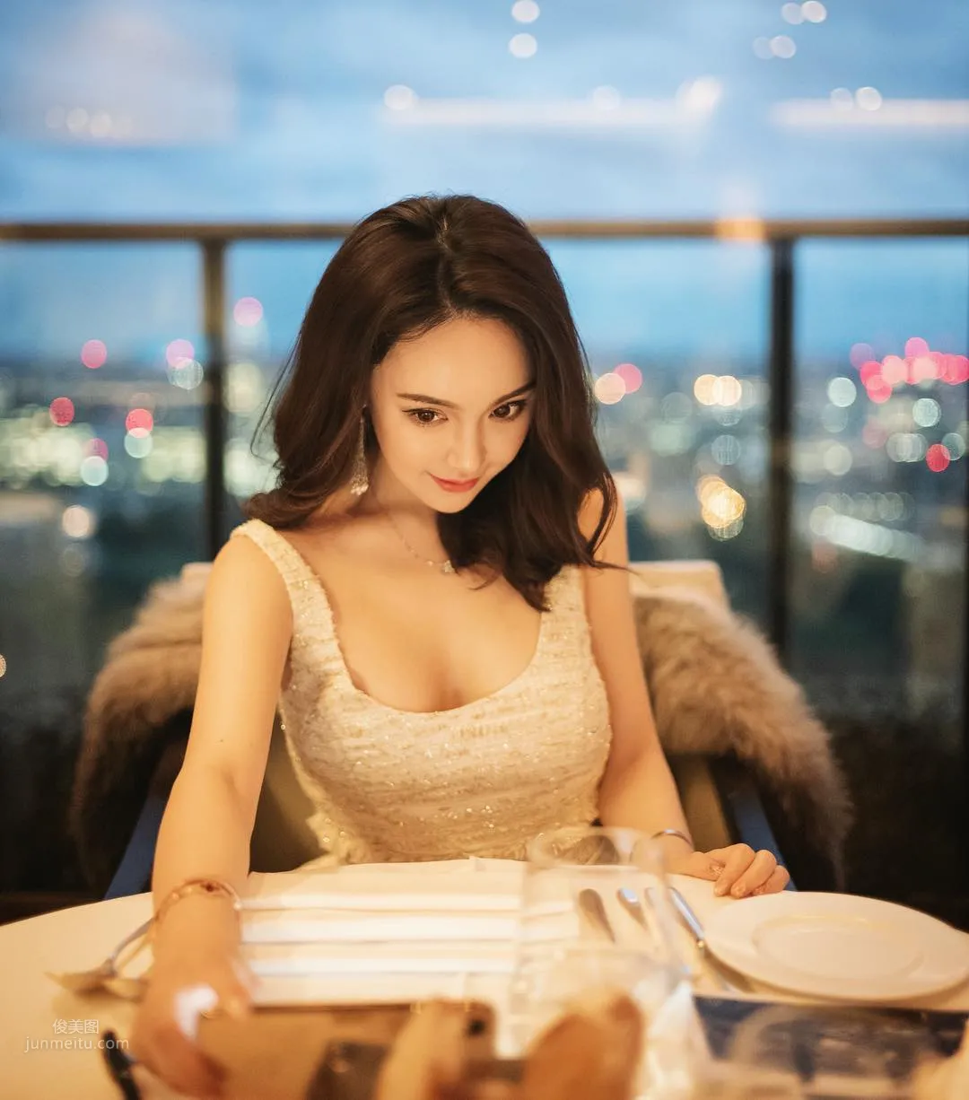 Big-Bust Version of Angela Baby Xiao Qingwa Jumps Into Your Heart photo 15