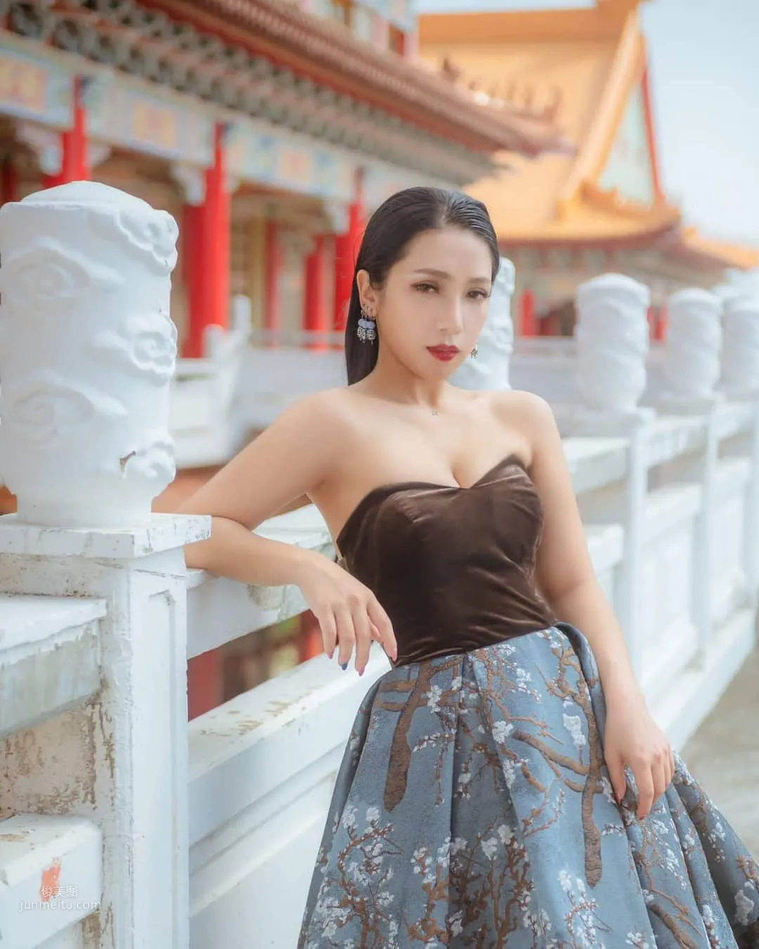 Off the Charts Spicy! Dark-Style Beauty MI Meiyi Private Shoot photo 3