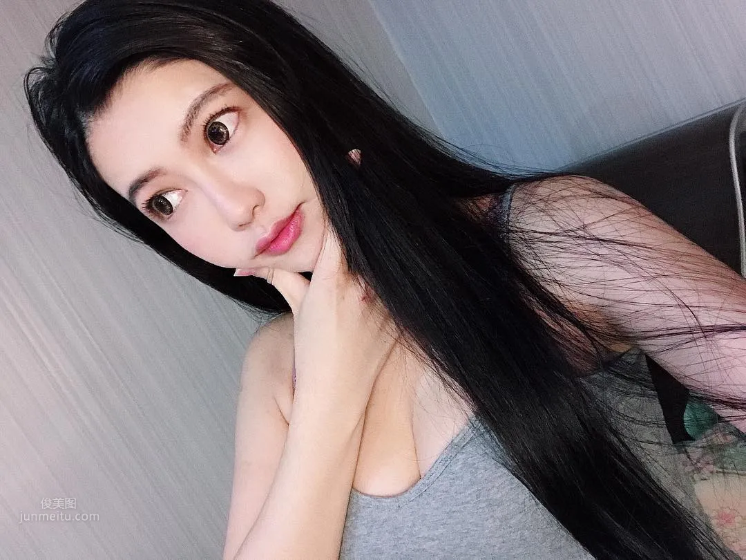 Sweet Homebody Girl Yang Jier, Usually Stays Home and Takes Selfies photo 5