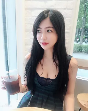 甜美小宅女楊吉兒 平常不出門在家自拍