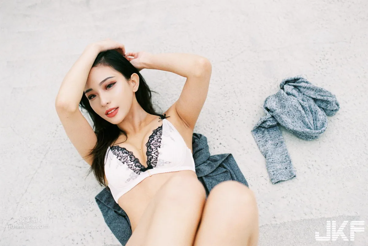 天菜型9頭身白皙美腿正妹「Jessie」的大膽細寬丁情欲誘惑！ 11