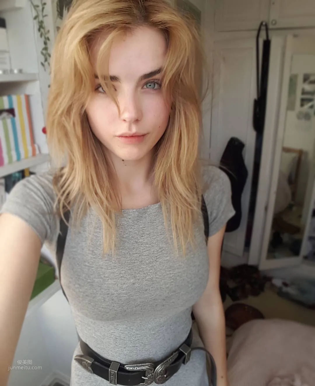 Danielle Sharp- 英国最性感的学生妹_1