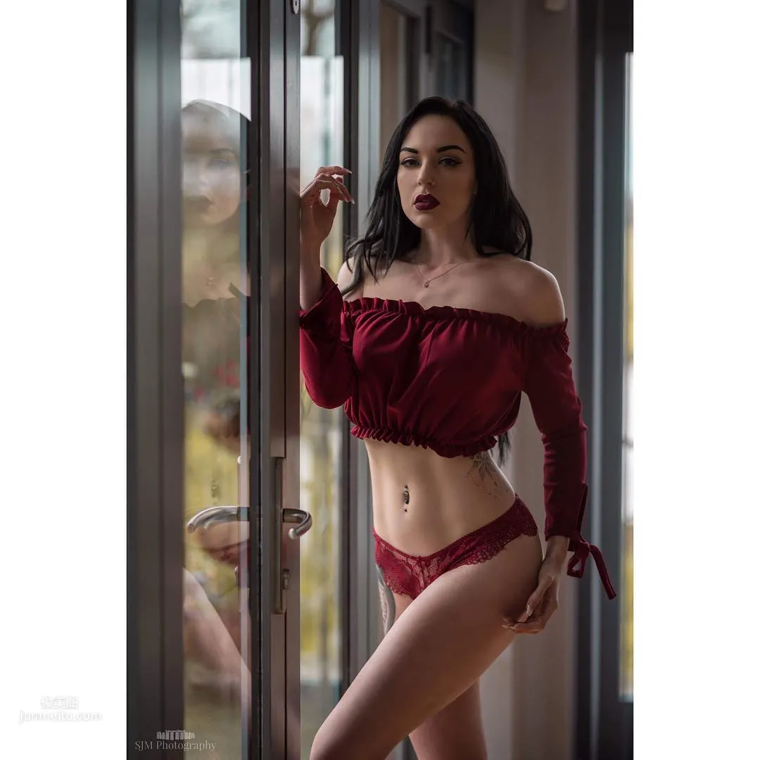 Nikita Caslida, Girl's Seductive Aura Bursts Open in the Middle Lane photo 10