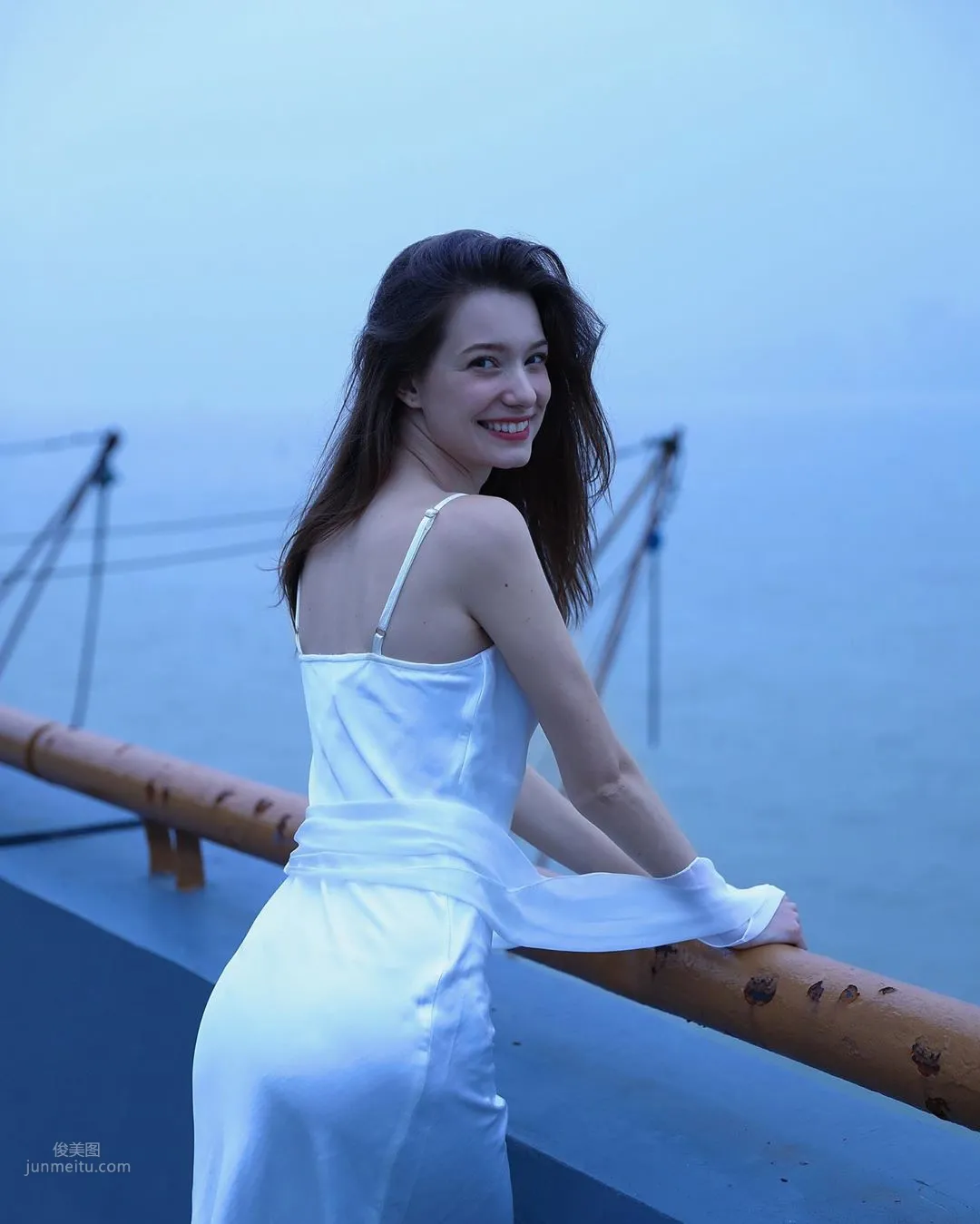Anastasia Cebulska- 性感内衣辣照讓網友打100分！ 14