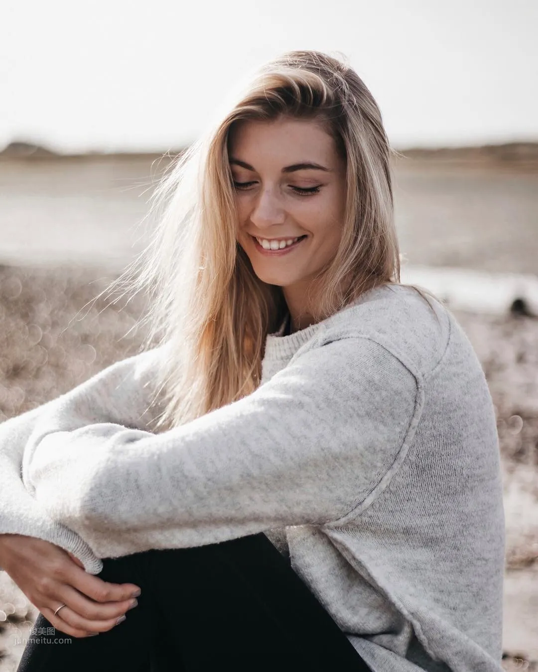 Ella Parsons - Elegant Beauty's Sweet Smile Makes the Corners of Your Mouth Lift Unconsciously photo 8