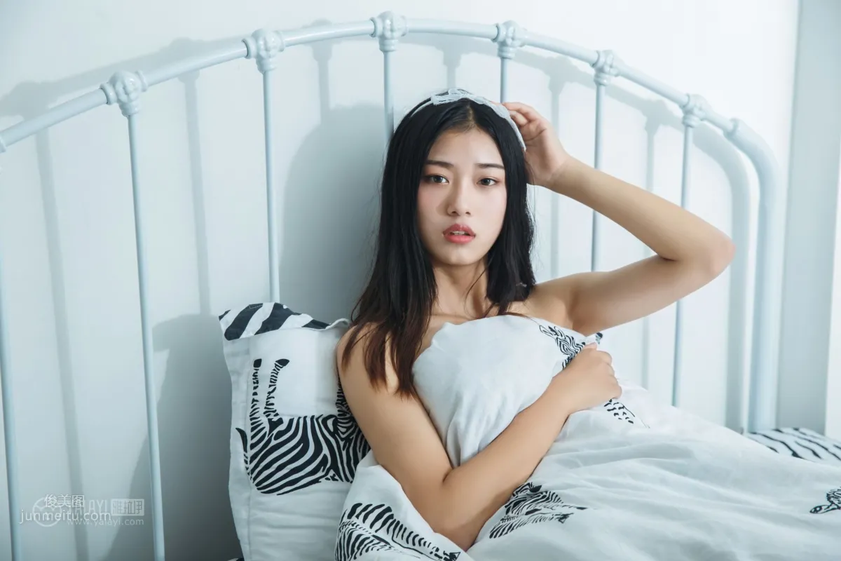 [YALAYI] 2018.11.16 No.124 Girl Next Door He Feng photo 38