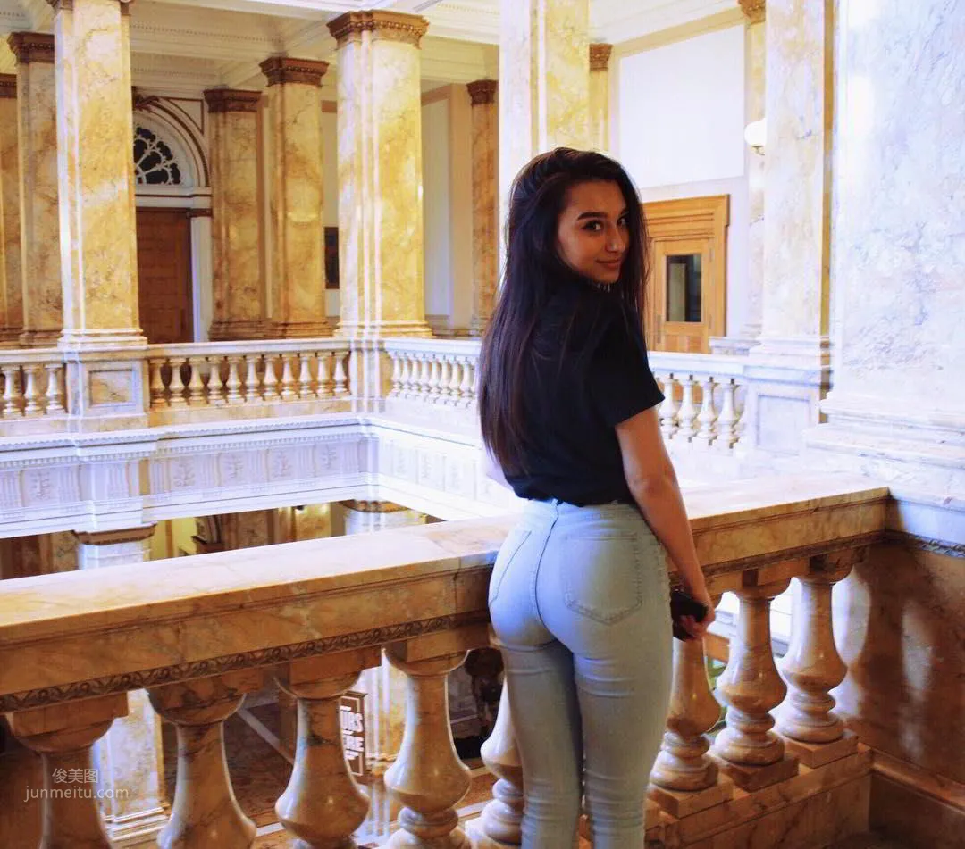 Amber Gianna- 运动美人私房照_3