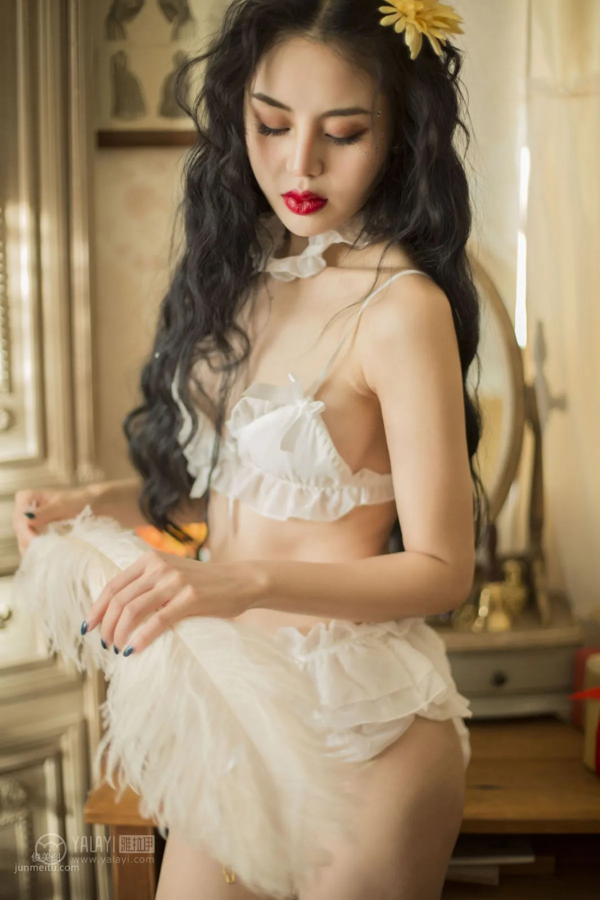 [YALAYI] 2018.12.25 No.154 Christmas Queen Liang Er photo 18