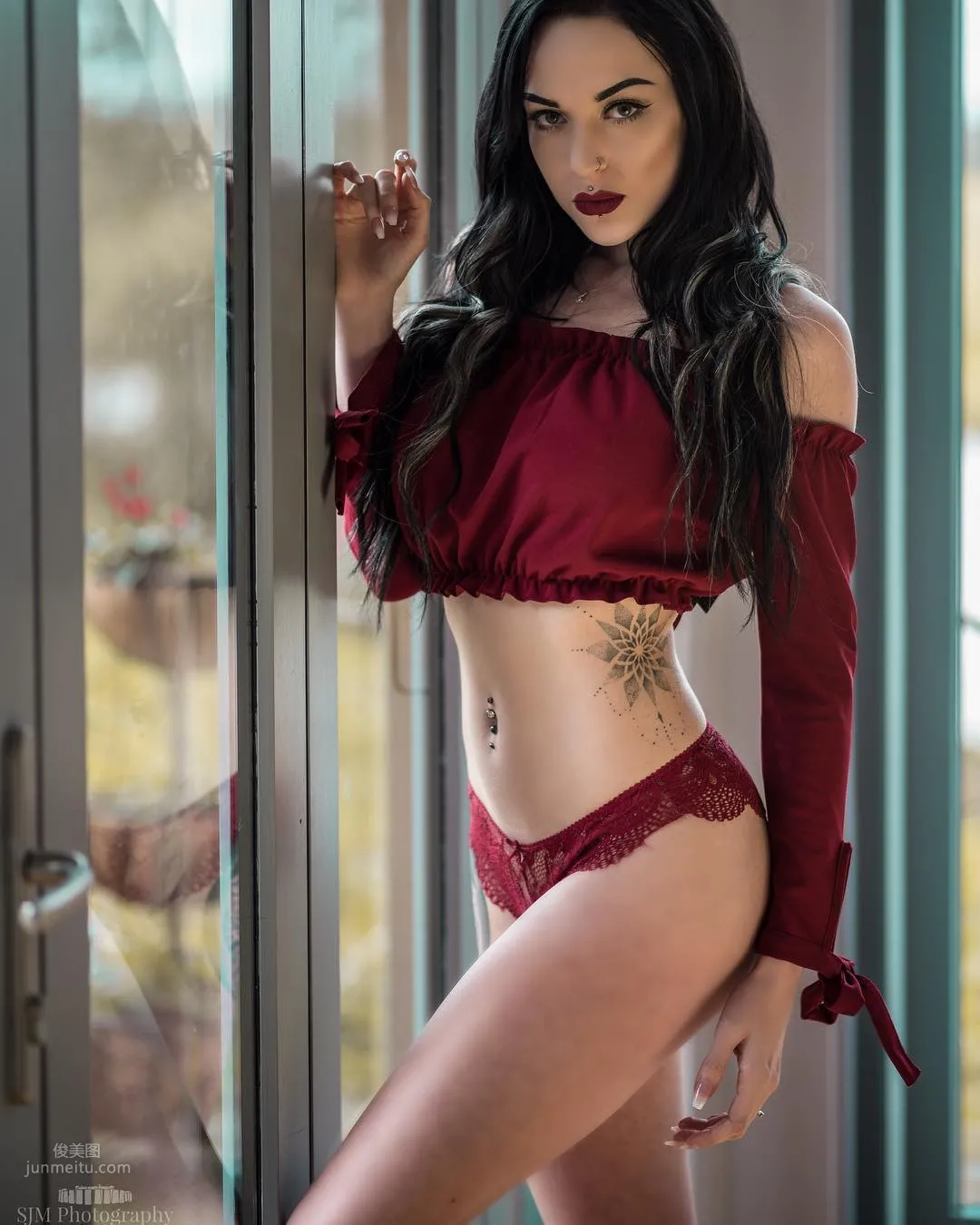 Nikita Caslida, Girl's Seductive Aura Bursts Open in the Middle Lane photo 2