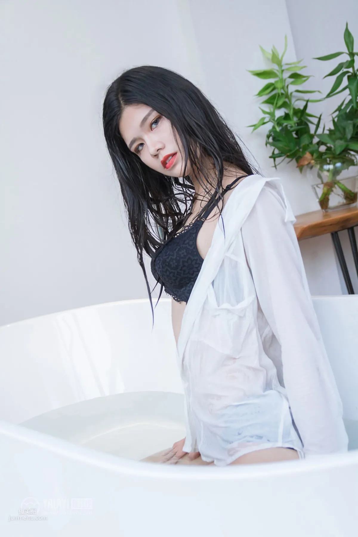 [YALAYI] 2018.11.30 No.134 Playing in Water Bathroom Xiao Hui photo 24