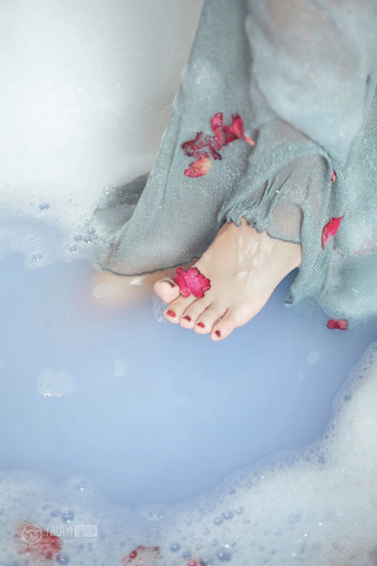 [YALAYI] 2018.12.14 No.144 Wet in Bath, Nothing on, Yan Ran photo 31