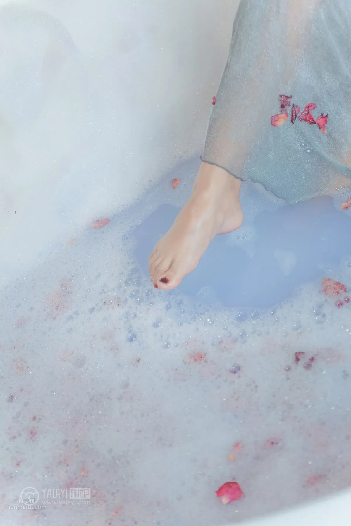 [YALAYI] 2018.12.14 No.144 Wet in Bath, Nothing on, Yan Ran photo 25