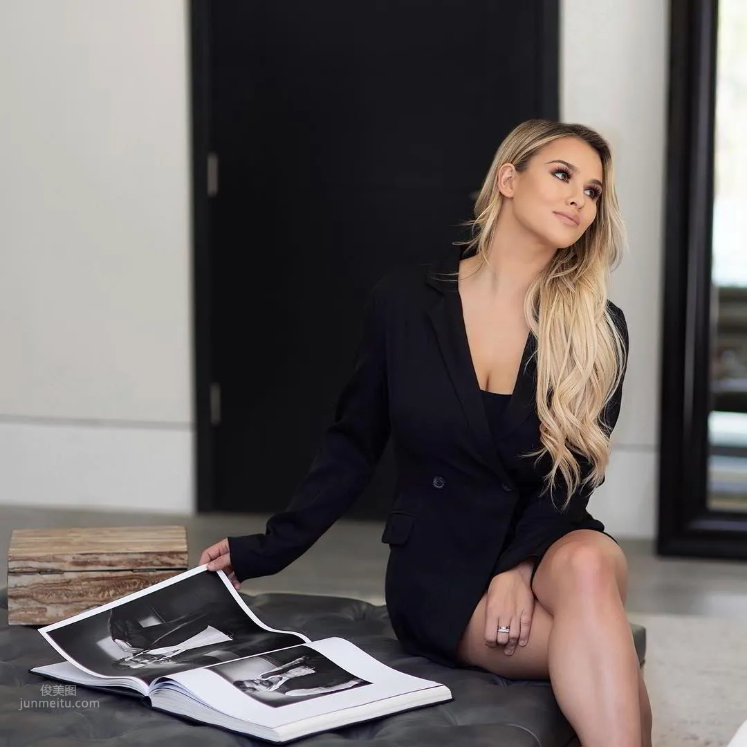 Kinsey Wolanski - The Swimsuit Female Fan Who Invaded the Champions League photo 22