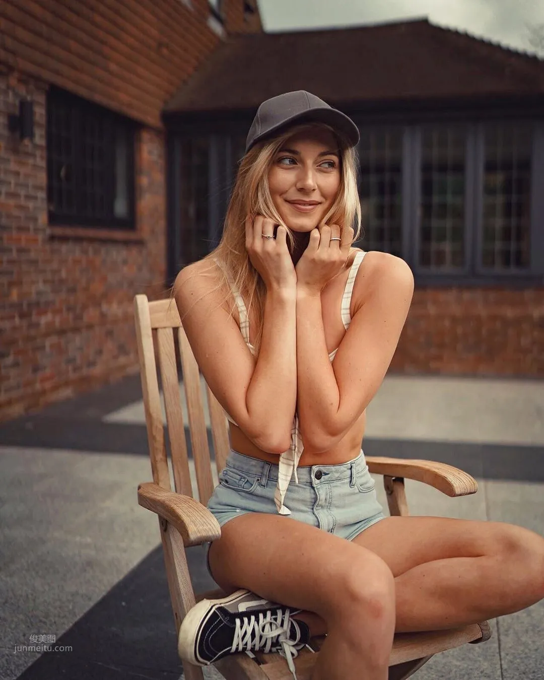 Ella Parsons - Elegant Beauty's Sweet Smile Makes the Corners of Your Mouth Lift Unconsciously photo 24