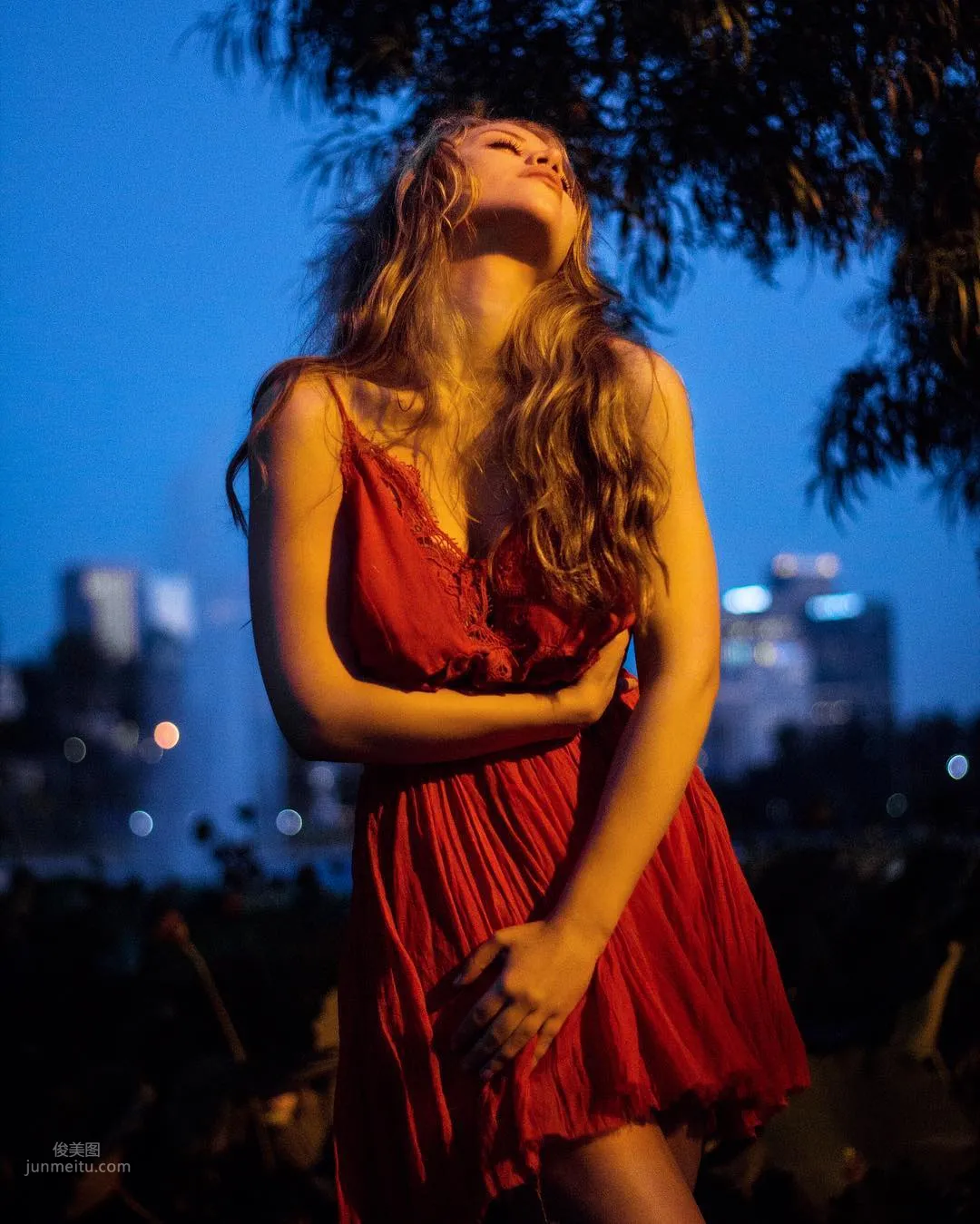 Caylee Cowan - Hollywood's Another Sexy Newcomer? photo 3