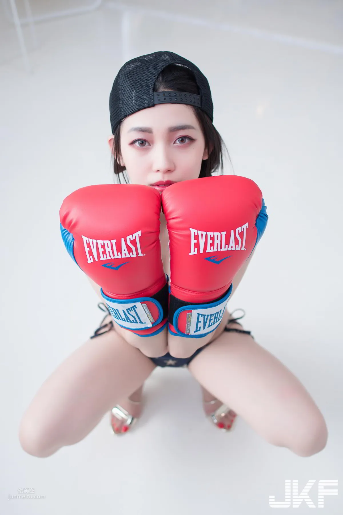 Xia Muguang's M-Leg and Split Cross Attack photo 10