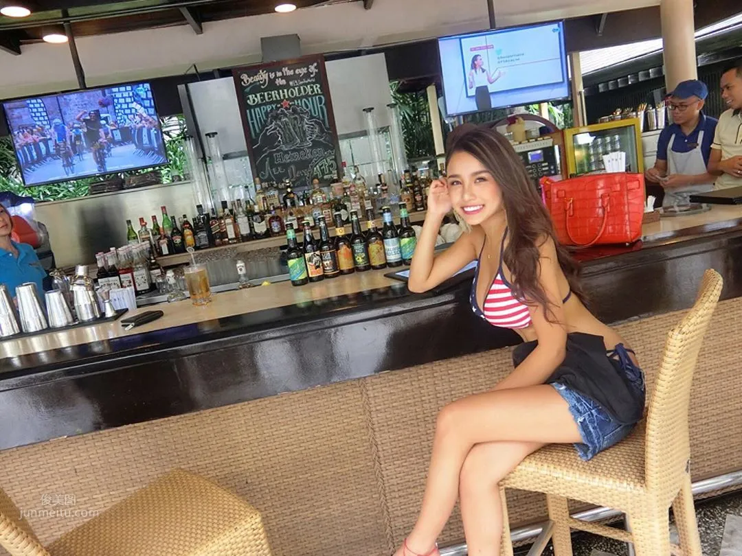 Mixed-Race Beauty with a Super Figure, Bikini Cannot Contain the Northern Hemisphere photo 17