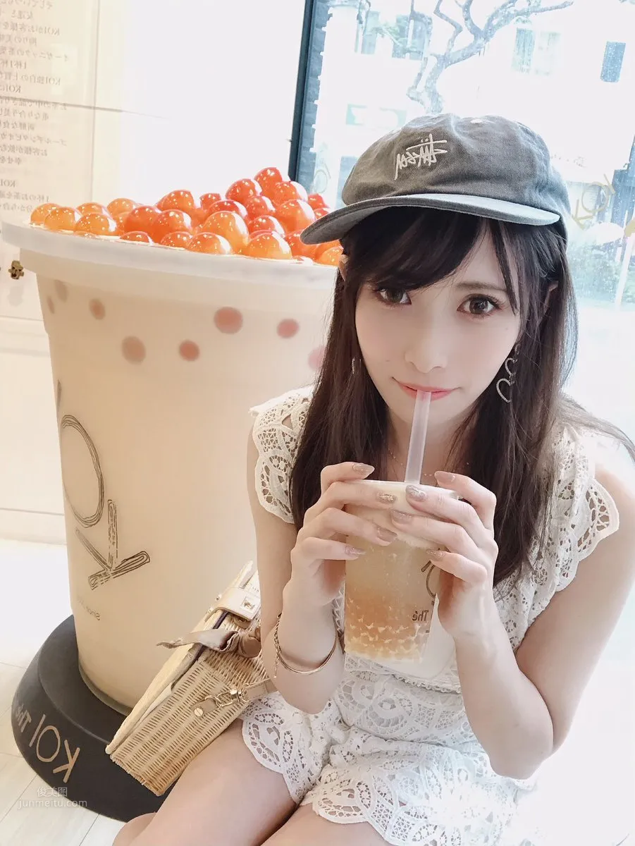 超甜美Coser「JILL」卸下浓妆是个萌妹子_0