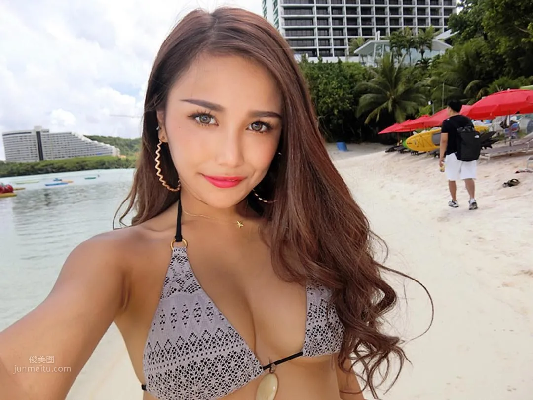 Mixed-Race Beauty with a Super Figure, Bikini Cannot Contain the Northern Hemisphere photo 2