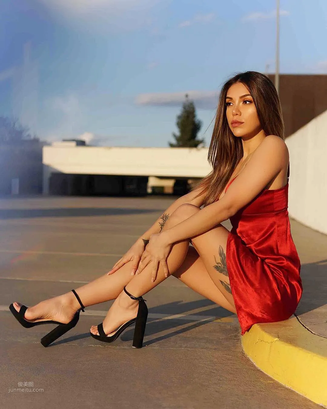 Alyshia Barragan Colombian and Mexican Mixed Heritage photo 7