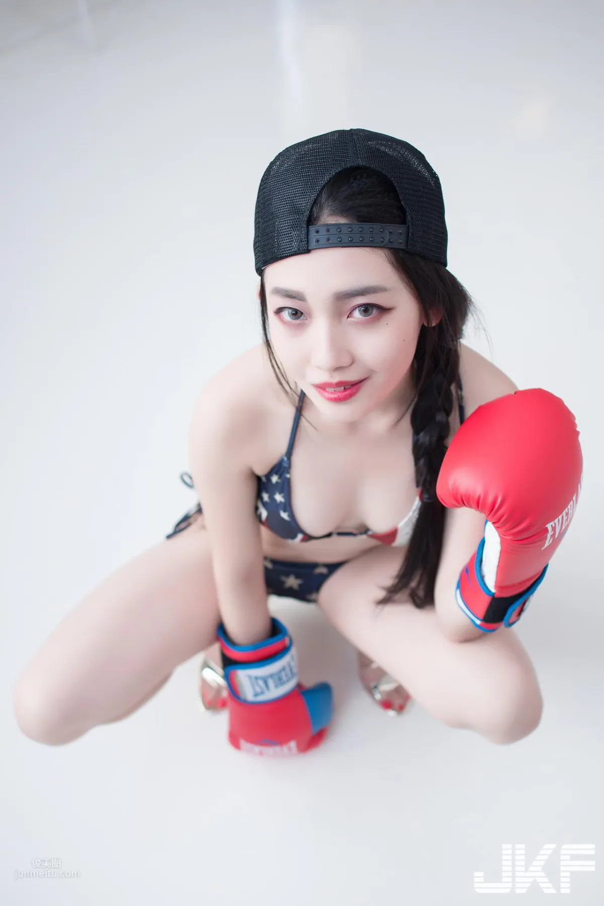 Xia Muguang's M-Leg and Split Cross Attack photo 9