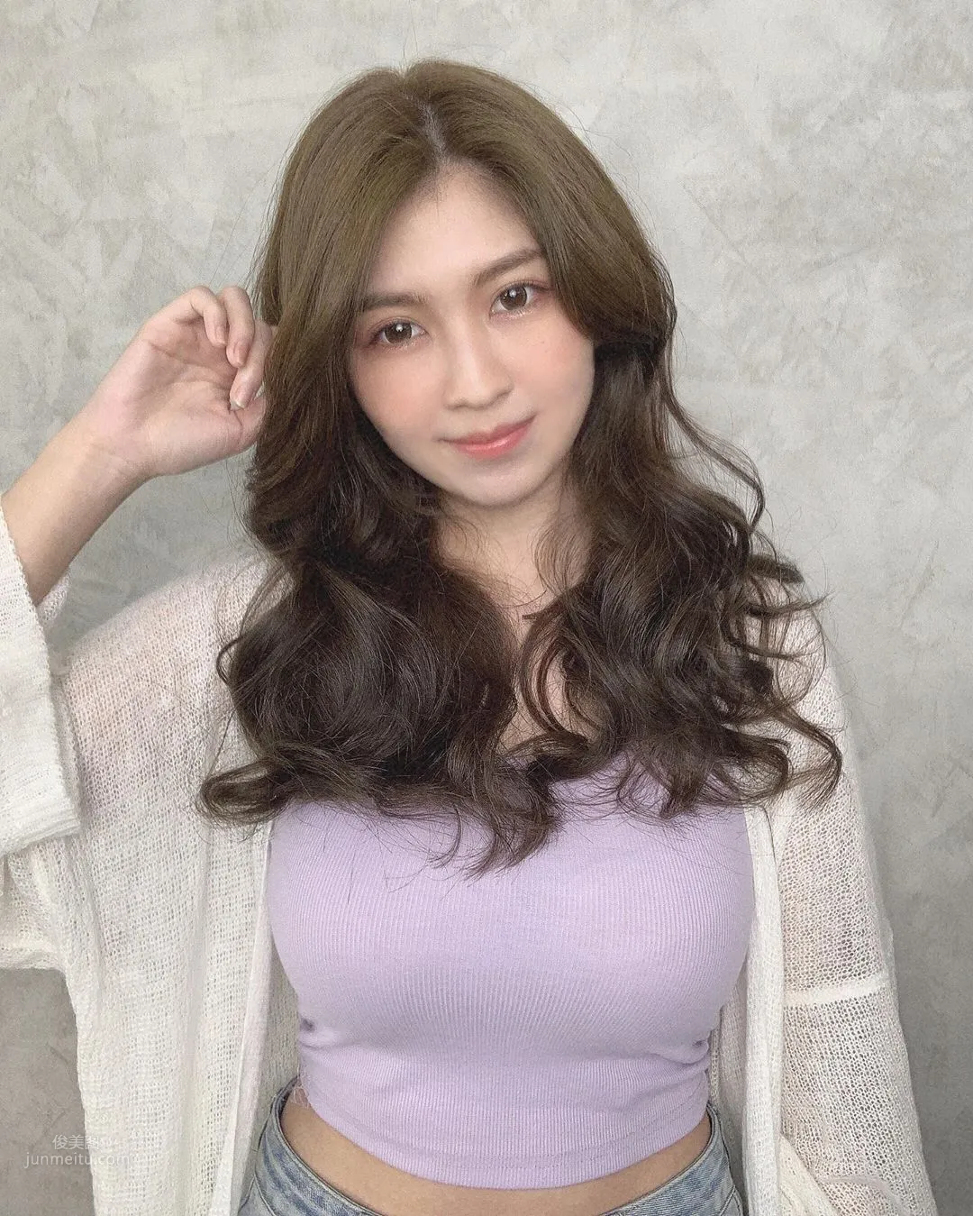 Malaysian Beauty Li Aiwei Swimsuit Photos, Amazing Figure Shocks Netizens photo 12