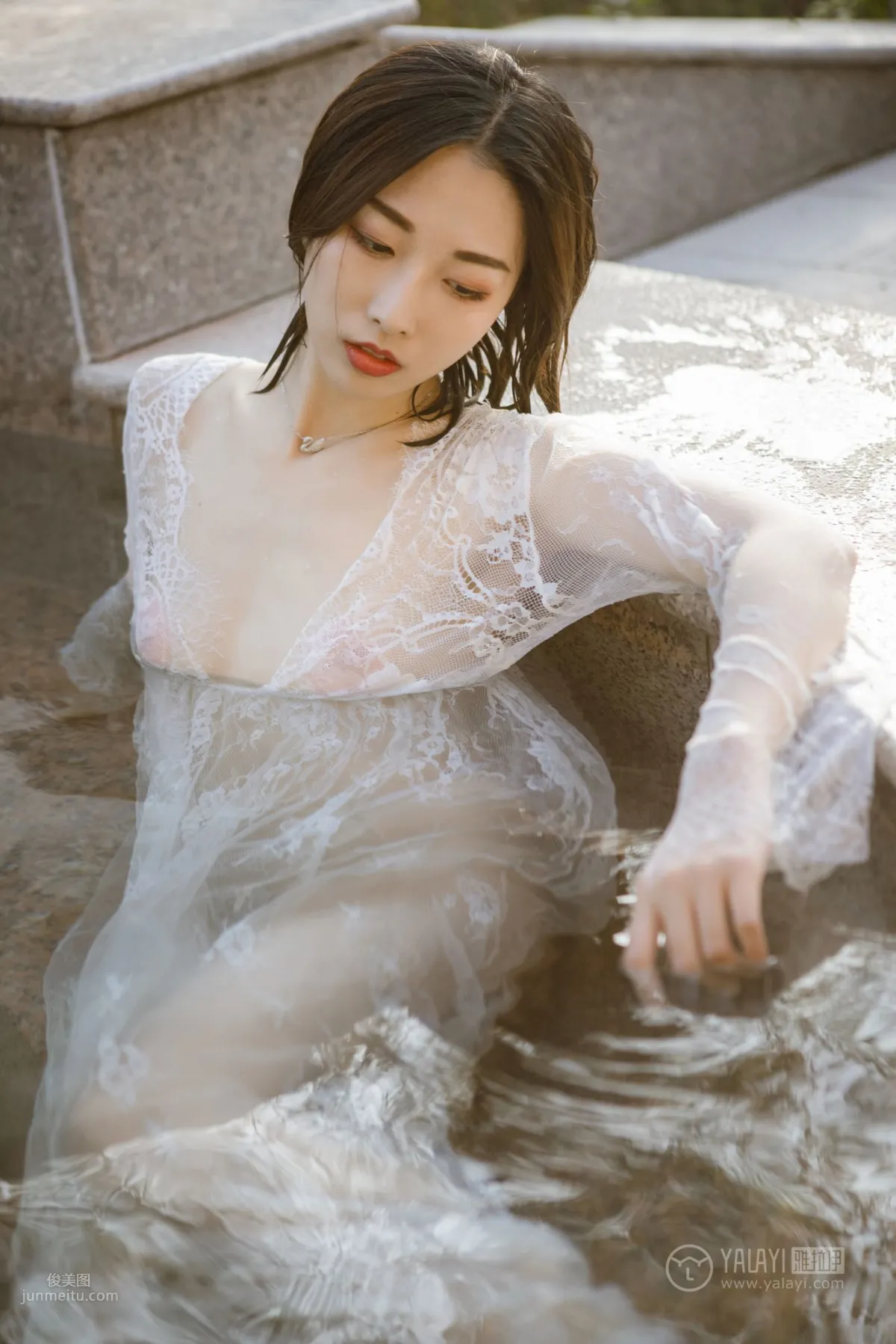 [YALAYI雅拉伊] 2019.08.9 No.161 隐隐的柔情 佳佳 15
