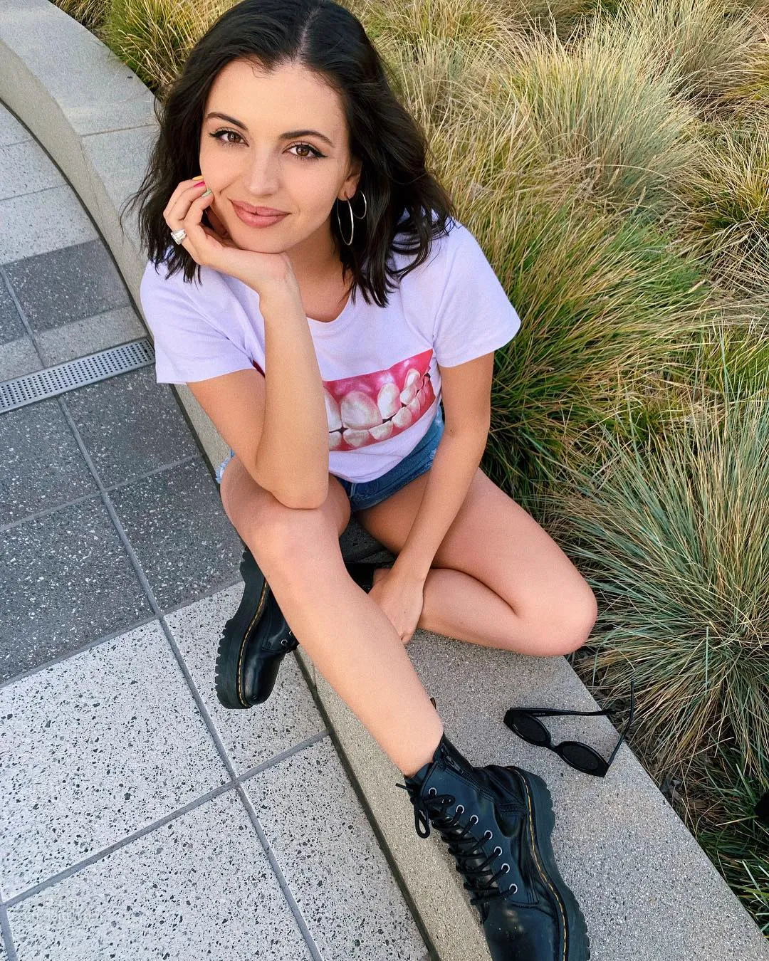 Rebecca Black- 混血女歌手負評百變美女 11