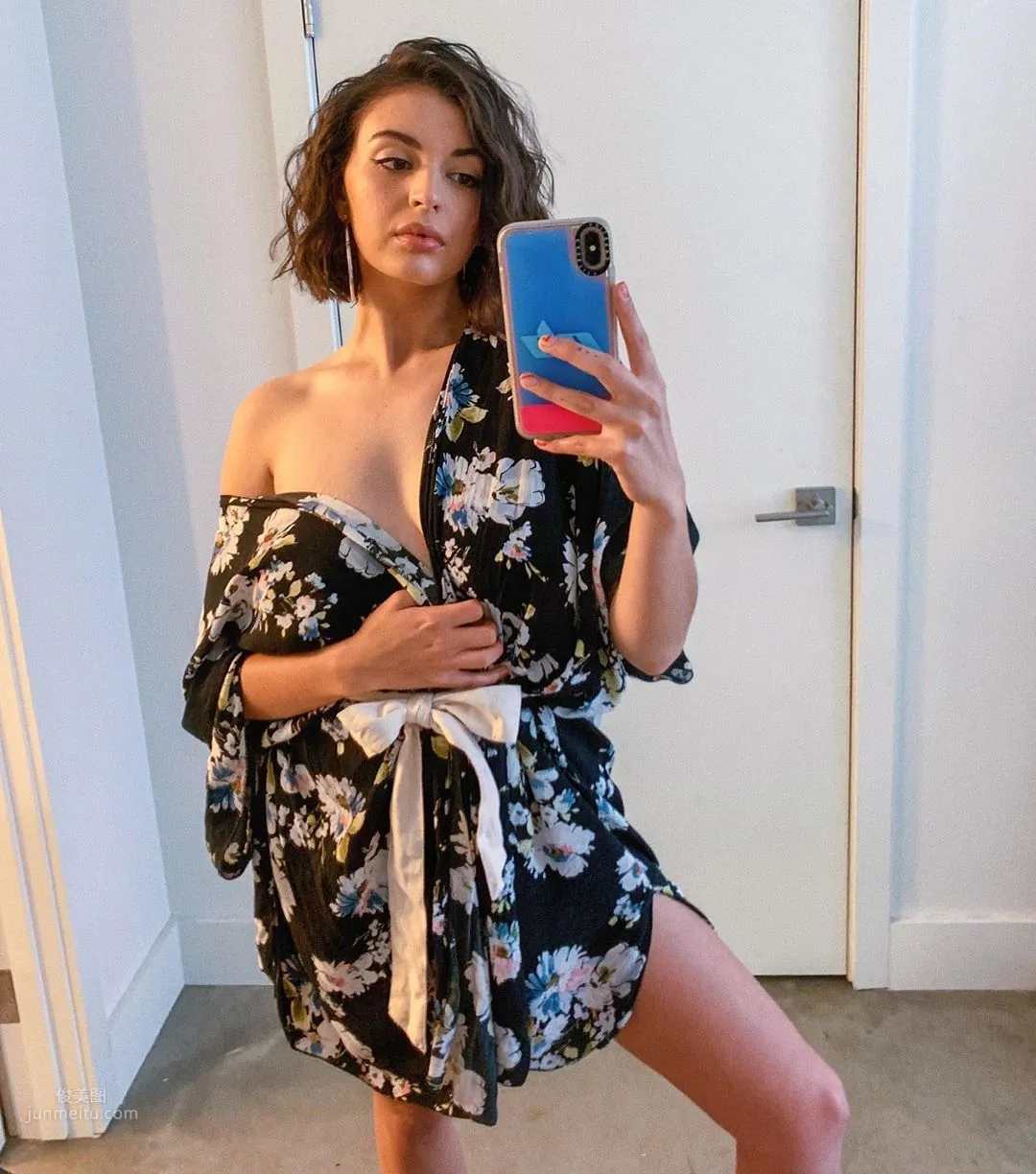 Rebecca Black- 混血女歌手負評百變美女 24