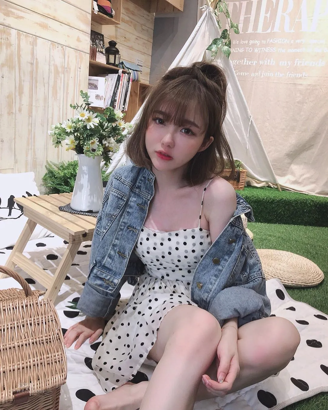 正妹妮妮子穿運動背心健身，鎖骨出賣好身材 23