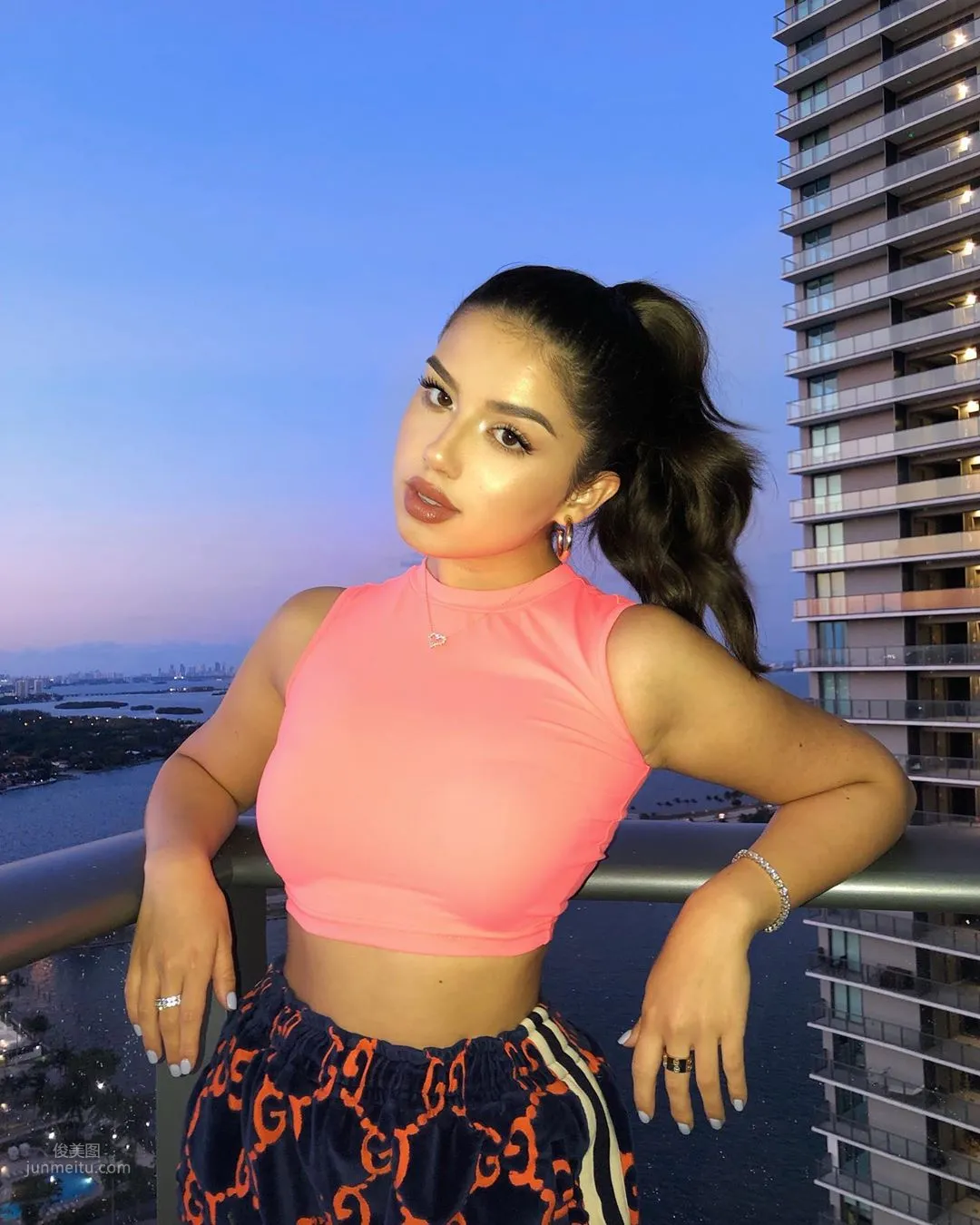 Amanda Diaz - Cuban Beauty Teaches You How to Do Makeup photo 22