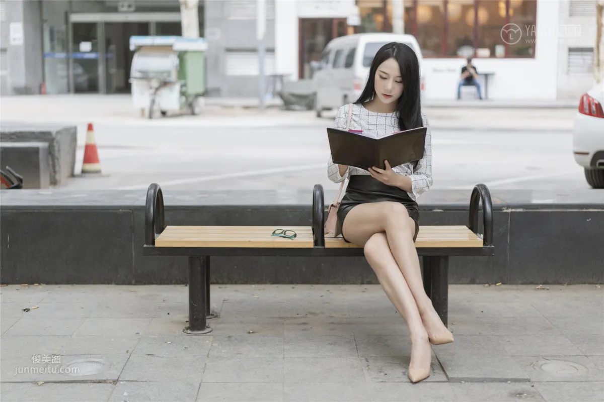 [YALAYI] 2019.06.28 Vol.322 The Private Life of a Female White-Collar Worker He Jiaying photo 9