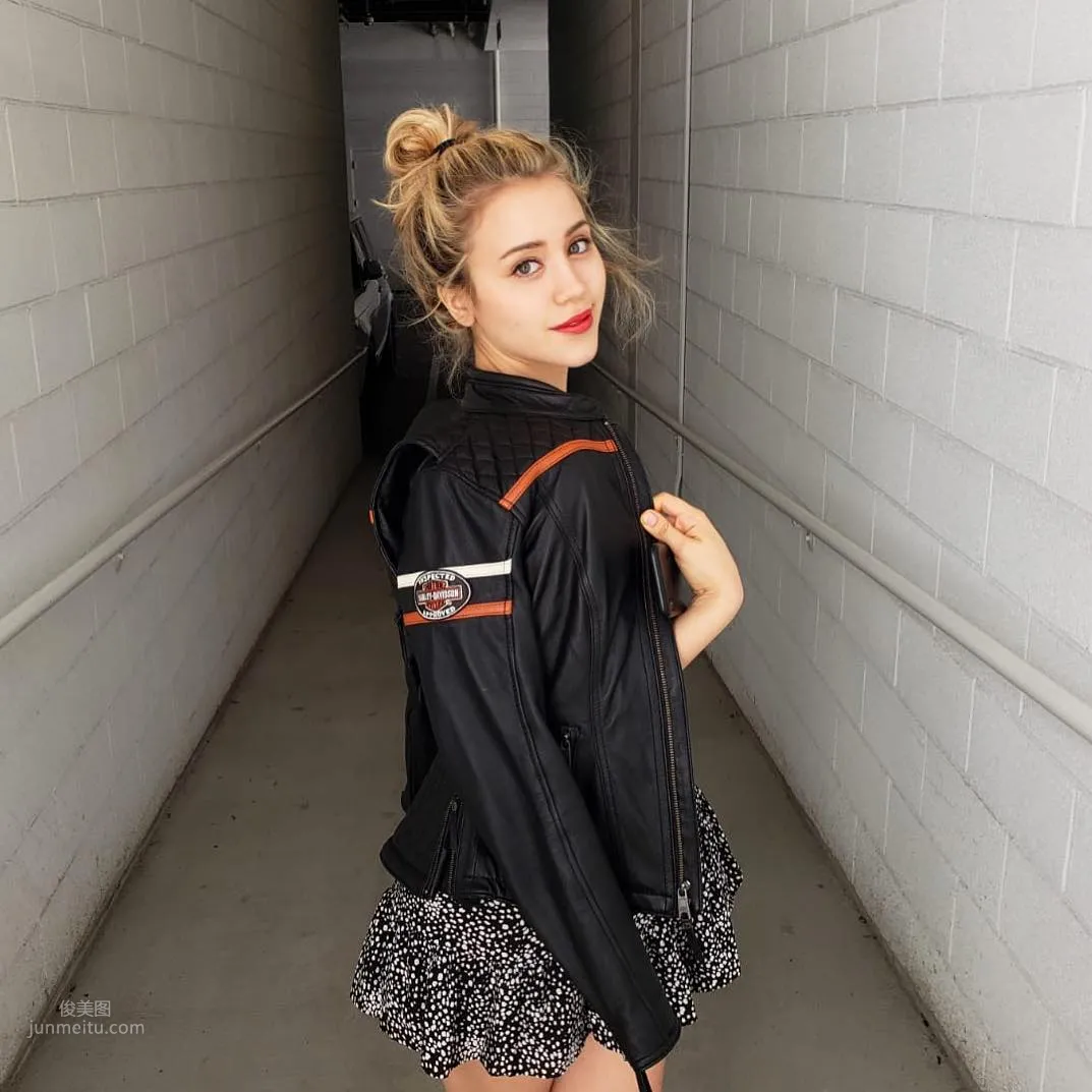 Caylee Cowan - Hollywood's Another Sexy Newcomer? photo 14