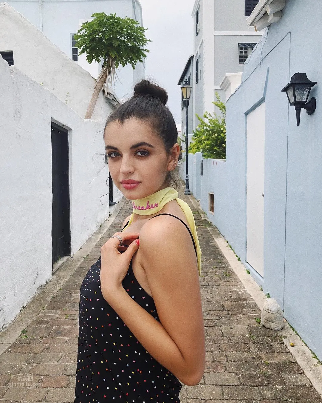 Rebecca Black- 混血女歌手负评百变美女_0
